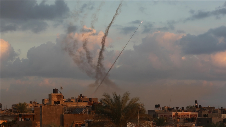 Hamas'ın silahlı kanadı İsrail'e karşı "Aksa Tufanı" operasyonu  başlattığını duyurdu