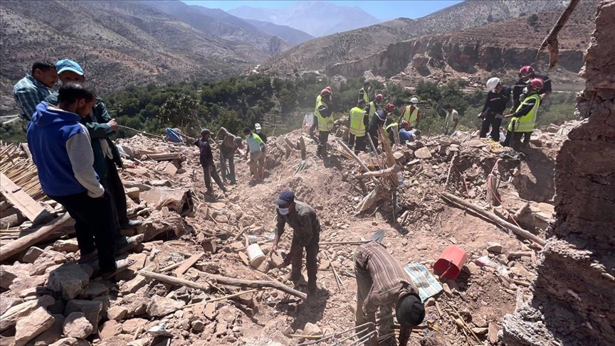 Moroccan doctor roams mountains to treat earthquake victims