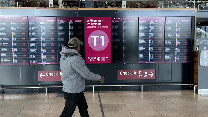 Flights resume at Germany’s Hamburg airport after bomb threat