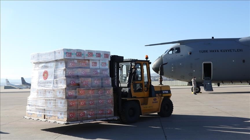 Türkiye envía artículos de ayuda a Afganistán tras poderosos terremotos