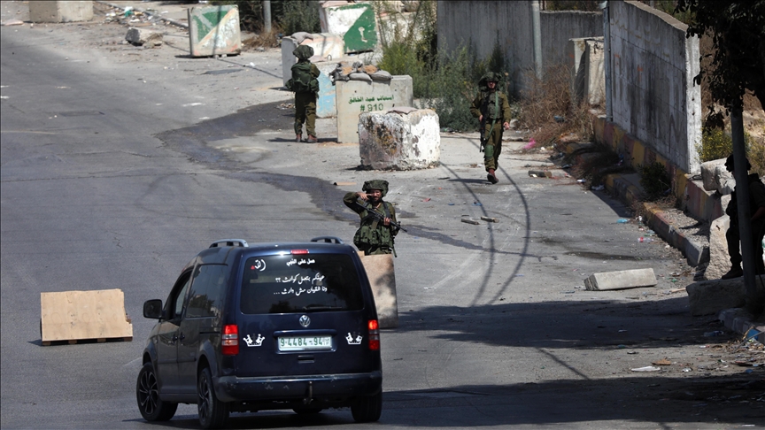 Israel imposes lockdown on West Bank