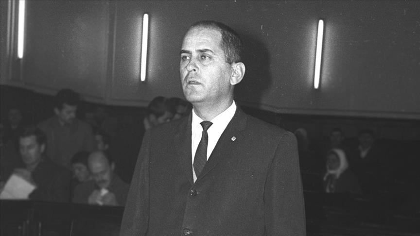 Toplumcu gerçekçi edebiyatın öncüsü: Fakir Baykurt