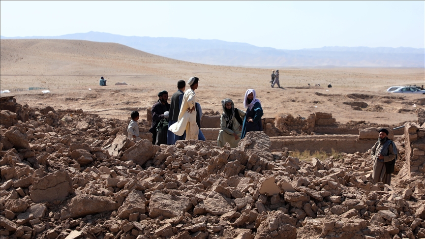 Despite passing of 5 days, Afghans still struggling to recover loved ones from rubble