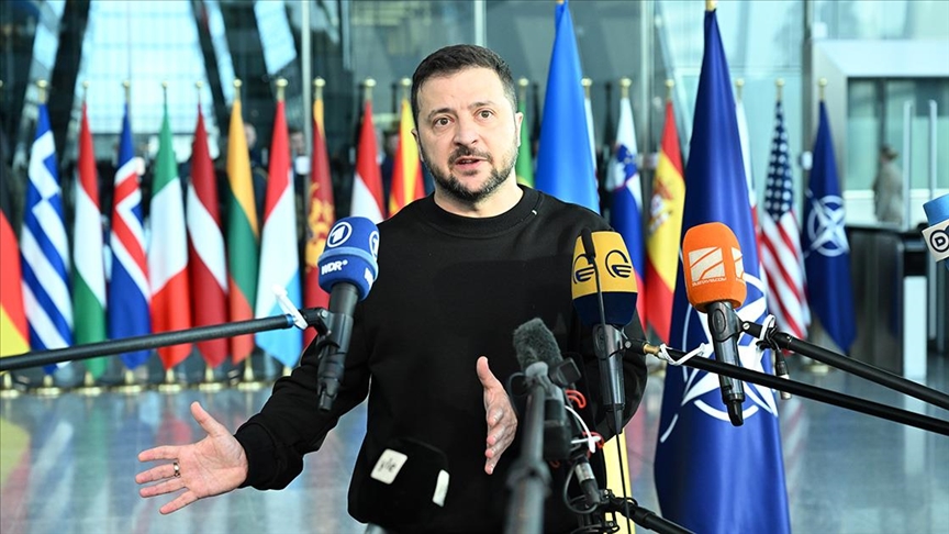 Zelenskiy'den sürpriz NATO karargahı ziyareti