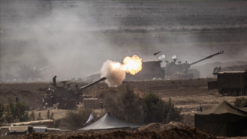 Israel ataca la Franja de Gaza desde tierra y mar