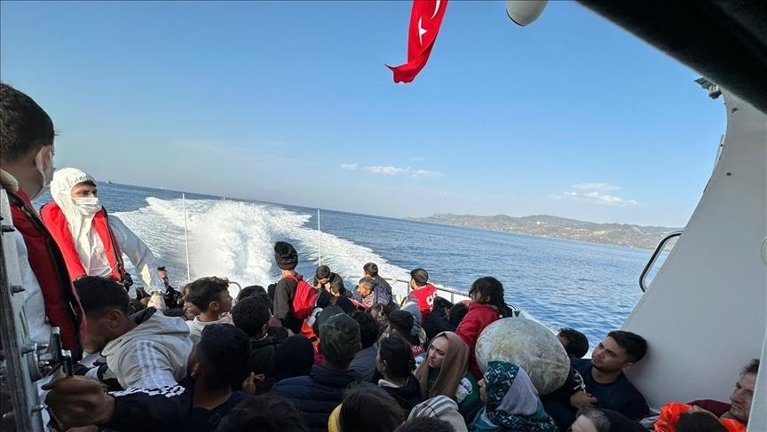 Türkiye rescues 225 irregular migrants in Aegean Sea