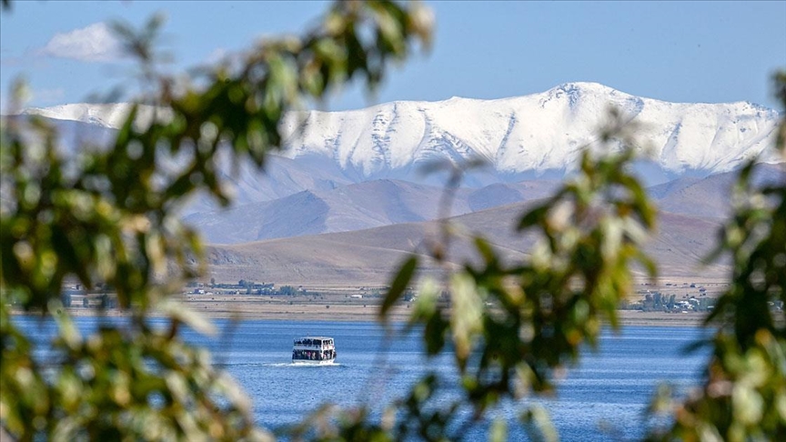 Van Gölü'ndeki Akdamar Adası yenilenen yüzüyle ziyaretçilerini ağırlayacak