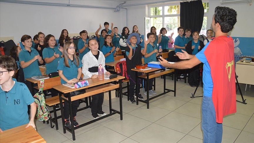 "Teacherman" ile öğrenciler İngilizceyi eğlenerek öğreniyor
