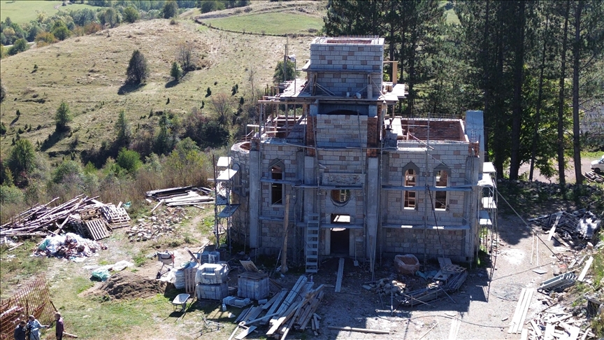 Srbija: Bošnjaci i Srbi grade crkvu u selu Gonje na Pešterskoj visoravni
