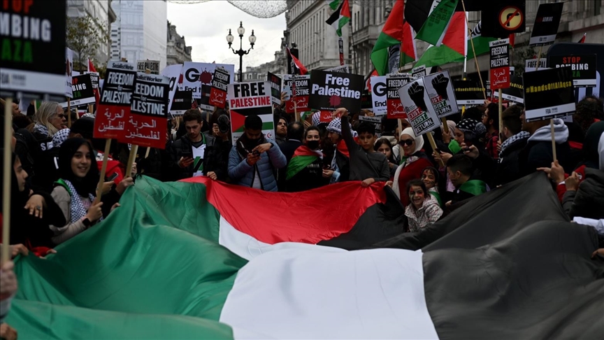 Londres: Des milliers de personnes se rassemblent pour une manifestation pro-palestinienne