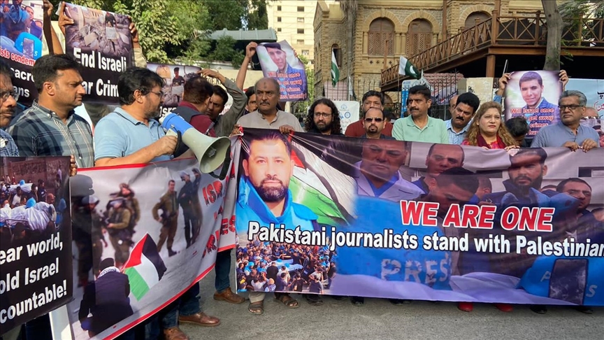 Journalists in Pakistan rally to denounce killing of Palestinian media men