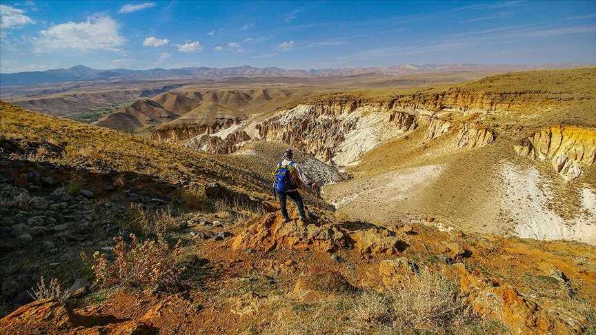 Doğaseverler "Vanadokya"da yürüyüş yaptı