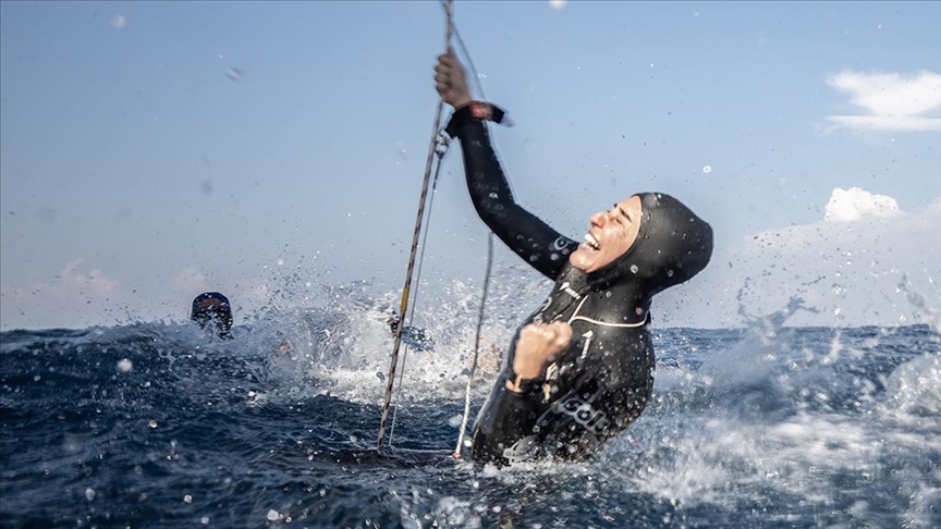 Turkinja Ercumen postavila svjetski rekord: Zaronila na dubinu od 106 metara bez peraja