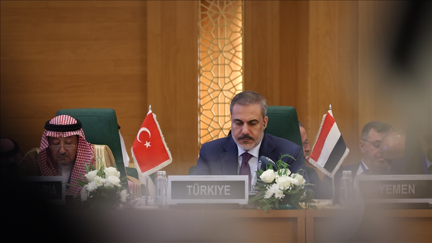 Turkish foreign minister pushes for 'unconditional cease-fire' in Gaza