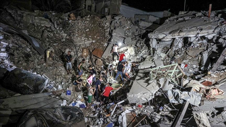 غزة.. 8 قتلى وعشرات الإصابات في "قصف إسرائيلي" لكنيسة 