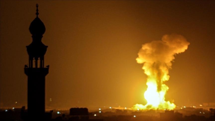 L'armée israélienne bombarde une mosquée dans le nord de la bande de Gaza