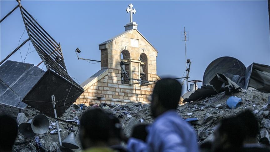 Médias gouvernementaux à Gaza : Le bombardement de l'Église orthodoxe grecque tue 20 personnes