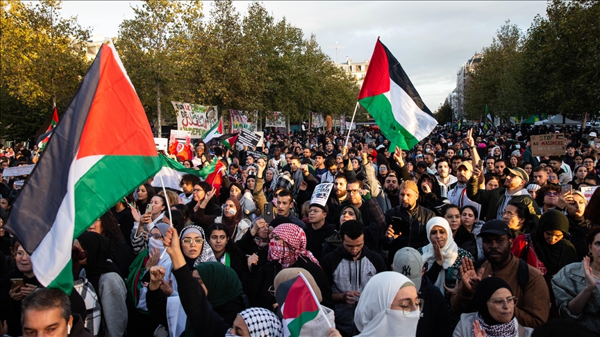 عشرات الآلاف في باريس يتظاهرون تضامنا مع الفلسطينيين