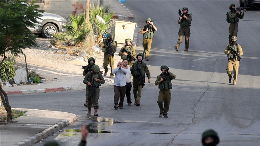 Israeli army raids several areas across West Bank to arrest Palestinians