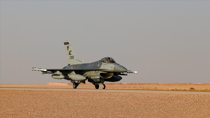 Une flotte américaine d'avions de combat F-16 arrive au Moyen-Orient