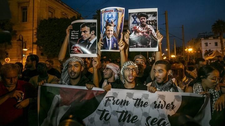 Tunisie : Manifestation devant l'ambassade de France pour dénoncer la visite de Macron en Israël