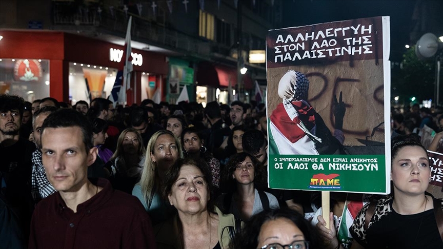 "ABD'nin, askeri uçaklarını Yunanistan üslerine yerleştirme planı" Atina'da protesto edildi