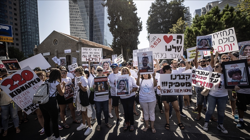 Israeli demonstrators demand Egypt's help to free hostages held by Hamas