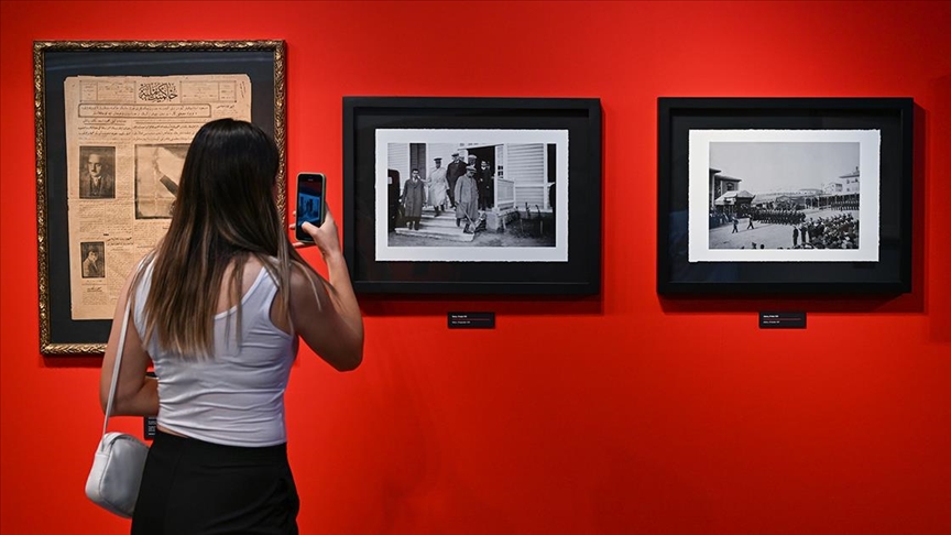 Atatürk'ün az bilinen fotoğrafları ve özel eşyaları İzmir'de sergilenecek