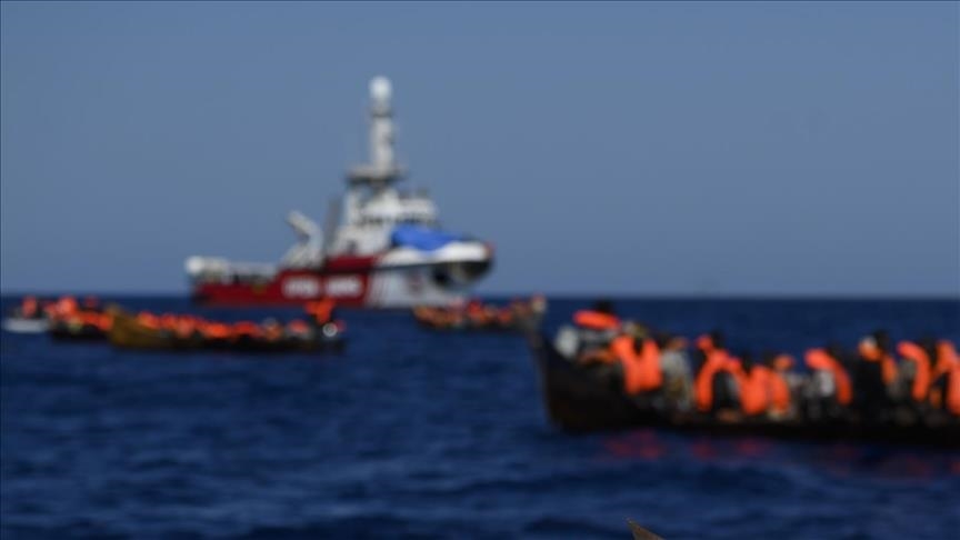 Migration minister slams ‘xenophobic’ backlash as Spain transfers migrants from Canary Islands to peninsula