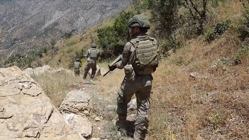الدفاع التركية تعلن تحييد 5 إرهابيين شمالي العراق وسوريا