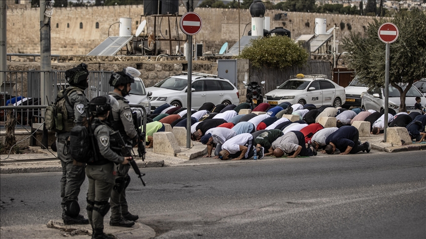 5,000 Palestinians perform Friday prayer in Al-Aqsa amid Israeli restrictions