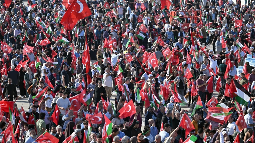 'Great Palestine Meeting': Thousands attend solidarity rally in Istanbul