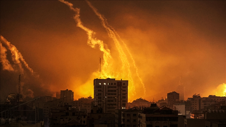 Israeli bombs, fire turn Gaza's night into day