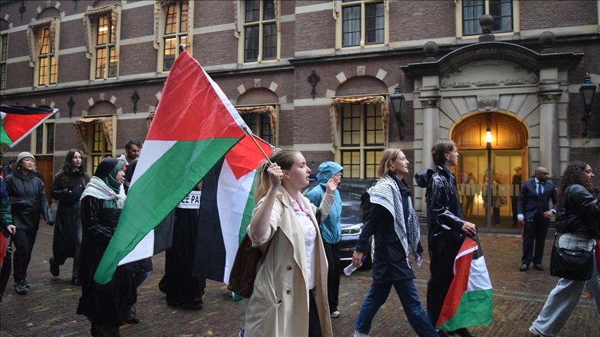 Thousands rally in Hague to show solidarity with Palestine