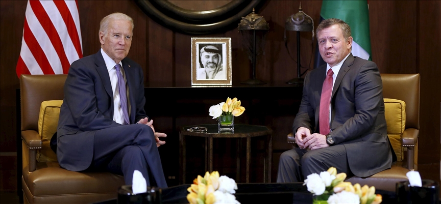 ملك الأردن يتلقى اتصالا من بايدن ويدعو لهدنة إنسانية فورية بغزة 