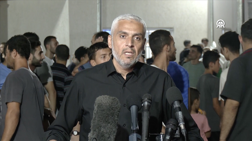 Gazze Hükümeti, UNRWA'yı Gazze'nin kuzeyindeki sorumluluğundan çekilmekle suçladı