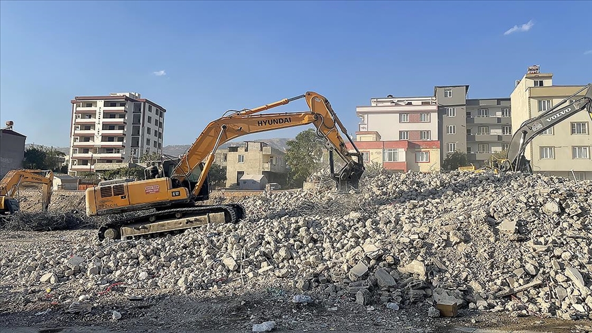 Kahramanmaraş Büyükşehir Belediye Başkanı Güngör'den hasarlı binalarda "güçlendirme" için ruhsat uyarısı