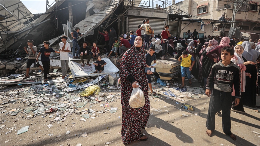 حكومة غزة: إسرائيل "تتعمد" استهداف مخيمات اللاجئين