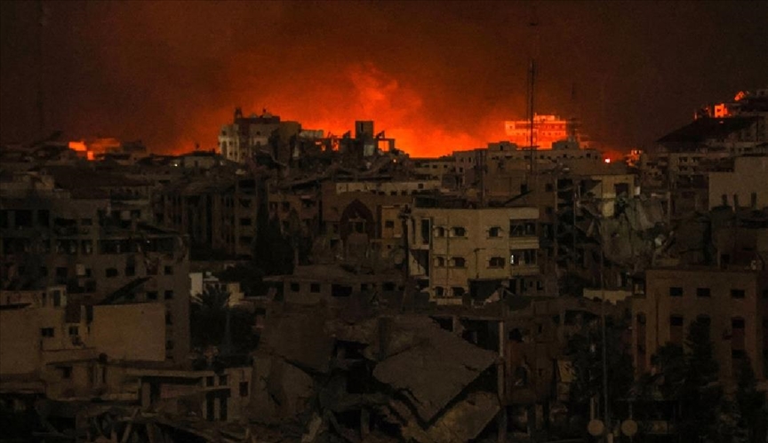 L'armée israélienne bombarde intensément des zones de la Bande de Gaza
