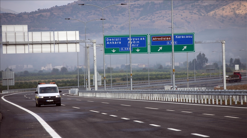 Aydın-Denizli Otoyolu'nda ilk etap hizmete alındı