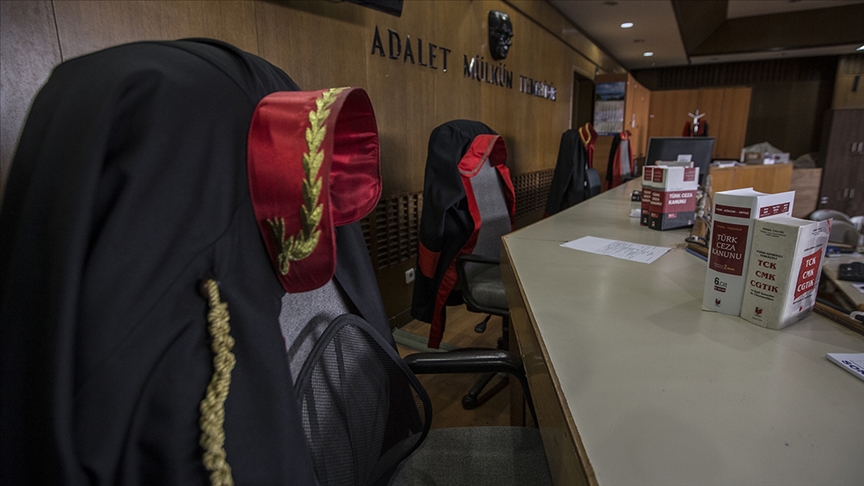 Adalet Bakanı Tunç'tan 1000 hakim ve savcı yardımcısıyla ilgili sınav ilanının yayımlandığını bildirdi