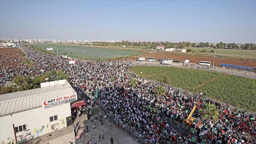 مسيرة "İHH" التركية تصل "إنجرليك" تنديدا بالدعم الأمريكي لإسرائيل