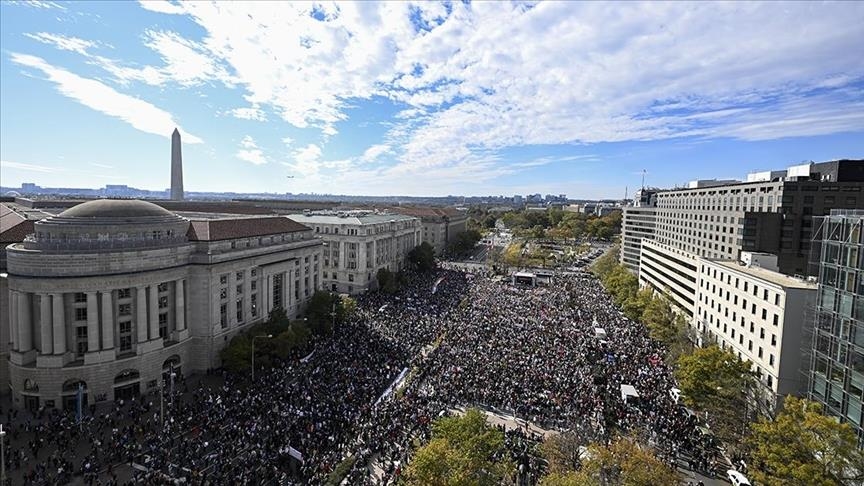 Thousands of demonstrators in Washington DC voice support for Gaza