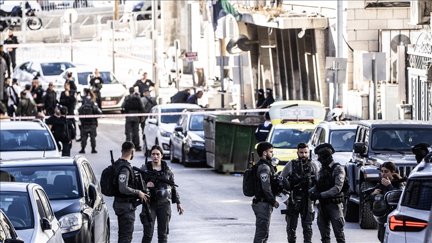 إصابة شرطيين إسرائيليين "طعنا" بالقدس الشرقية ومقتل المنفذ