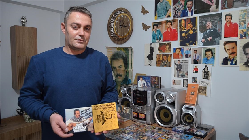 Evini adeta "Orhan Gencebay Müzesi"ne çevirdi