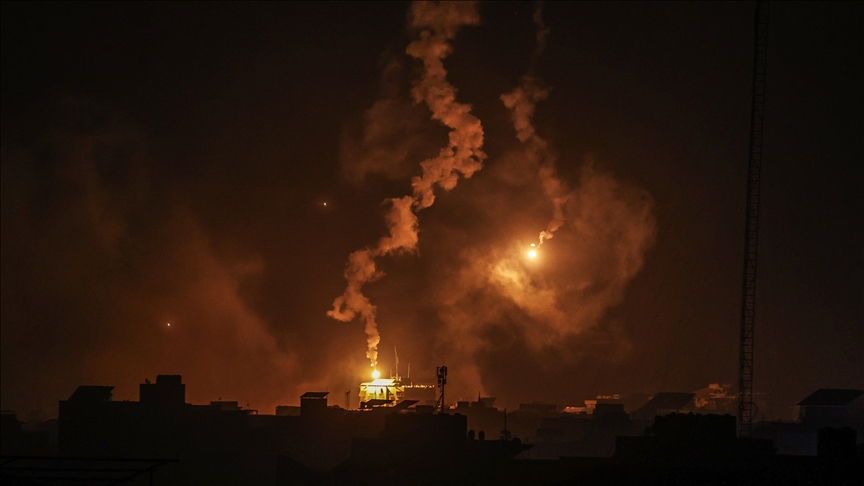 Gaza: Des chasseurs israéliens lancent des raids sur les environs de l'hôpital Al-Shifa et de l'hôpital al-Nasr