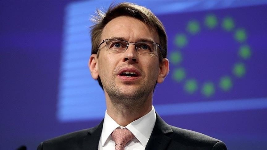 المفوضية الأوروبية تمتنع عن إجابة سؤال حول "واي بي جي" الإرهابي