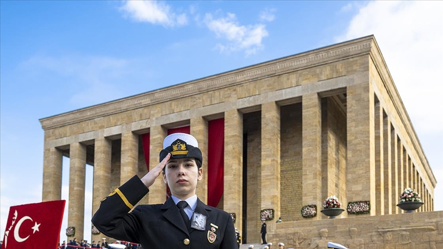 Büyük Önder Atatürk için Anıtkabir'de devlet töreni düzenlendi