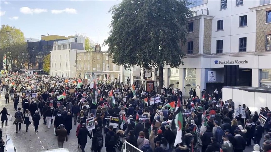 Dhjetëra mijëra protestues në rrugët e Londrës në mbështetje të Palestinës