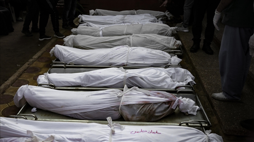Gaza: Une fosse commune dans le complexe Al-Shifa pour enterrer 100 morts palestiniens
